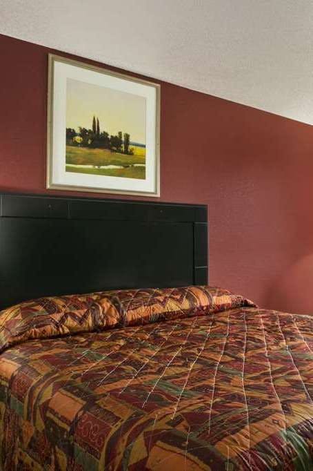 Hotel Super 8 by Wyndham New Castle photo 1