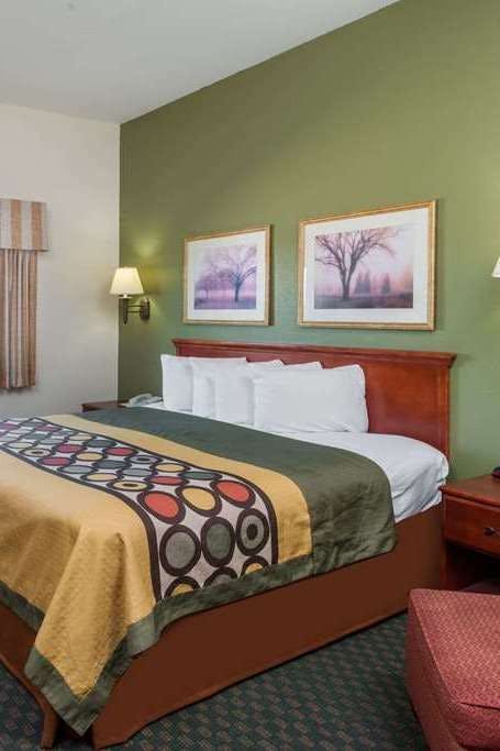 Hotel Super 8 by Wyndham Rolla photo 1