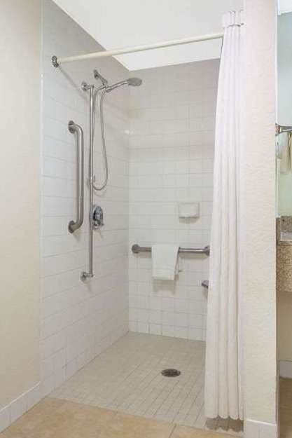 Hotel AmericInn by Wyndham West Bend photo 5