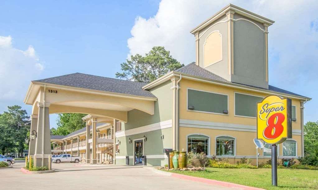 Super 8 by Wyndham Mansfield LA