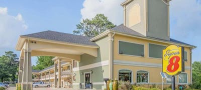 Super 8 Mansfield LA