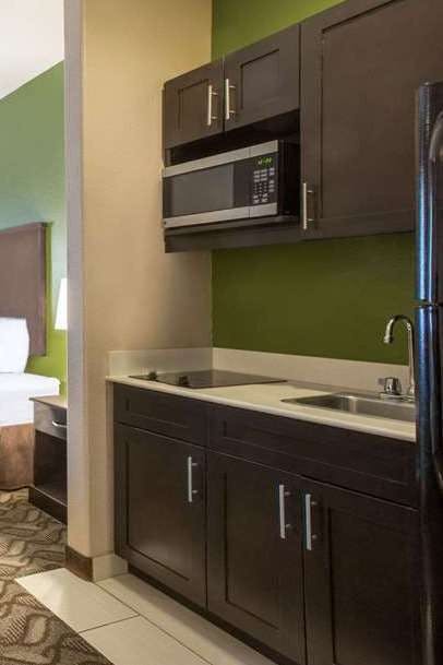 Hotel Super 8 by Wyndham Mansfield LA photo 3