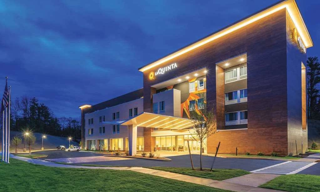 La Quinta Inn & Suites by Wyndham Clifton Park/Saratoga Area