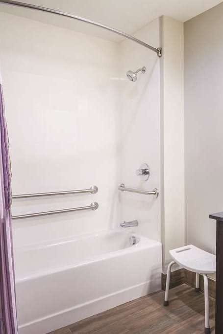 Hotel La Quinta Inn & Suites by Wyndham Clifton Park/Saratoga Area photo 3