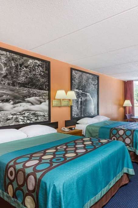 Hotel Super 8 by Wyndham Black Mountain photo 2