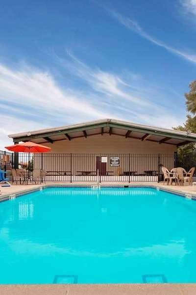 Hotel Super 8 by Wyndham Siloam Springs photo 3