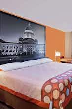 Hotel Super 8 by Wyndham Siloam Springs photo 1