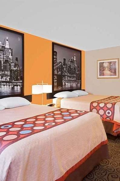 Hotel Super 8 by Wyndham Siloam Springs photo 2