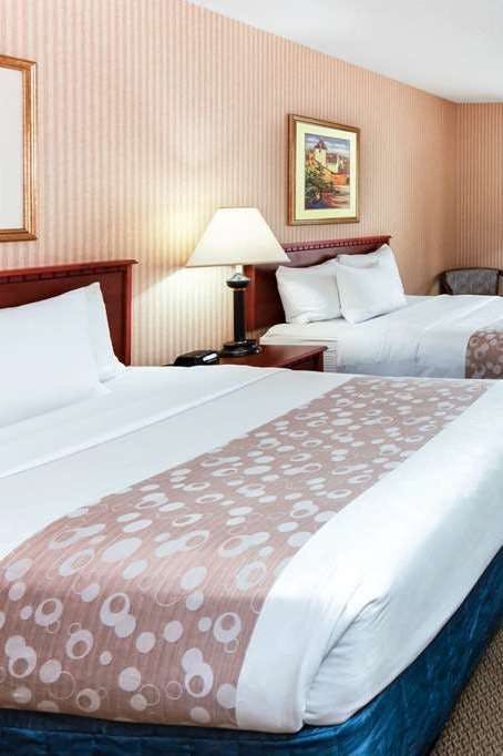 Hotel La Quinta Inn & Suites by Wyndham Milwaukee SW New Berlin photo 2