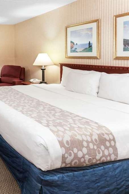 Hotel La Quinta Inn & Suites by Wyndham Milwaukee SW New Berlin photo 3