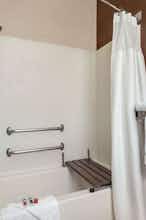 Hotel Baymont Tulsa photo 5