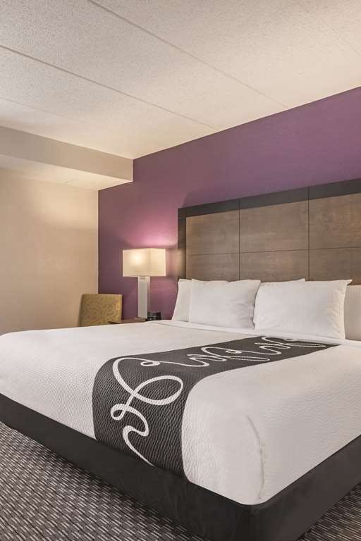 Hotel La Quinta Inn & Suites by Wyndham Salem NH photo 1