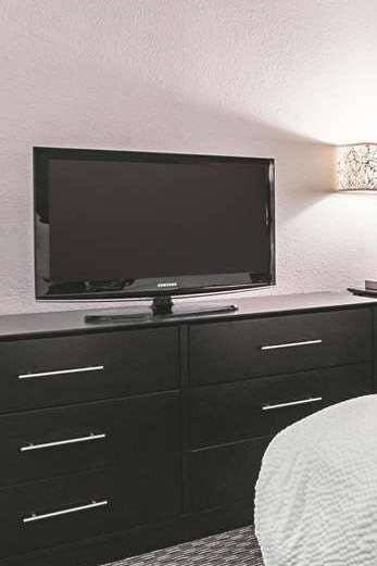 Hotel La Quinta Inn & Suites by Wyndham Detroit Utica photo 4