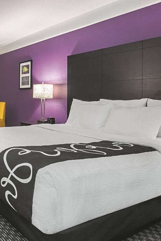 Hotel La Quinta Inn & Suites by Wyndham Detroit Utica photo 1