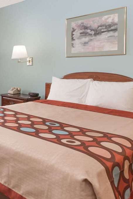 Hotel Super 8 Woodstock photo 1
