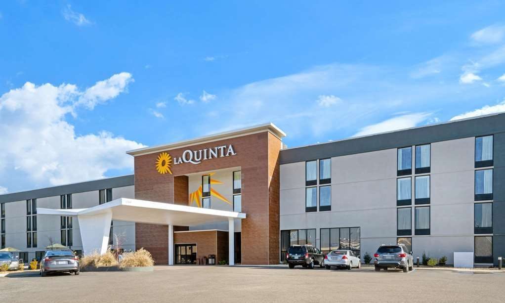La Quinta Inn & Suites by Wyndham Columbus MS