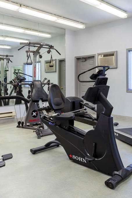 Hotel Baymont Marinette photo 4