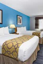 Hotel Baymont Marinette photo 2