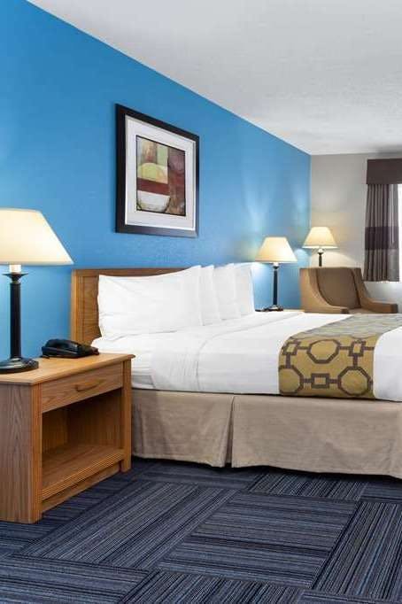 Hotel Baymont Marinette photo 1