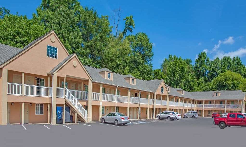 Days Inn by Wyndham Canton