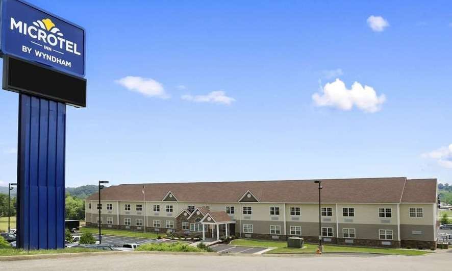 Microtel Inn & Suites by Wyndham Mineral Wells/Parkersburg