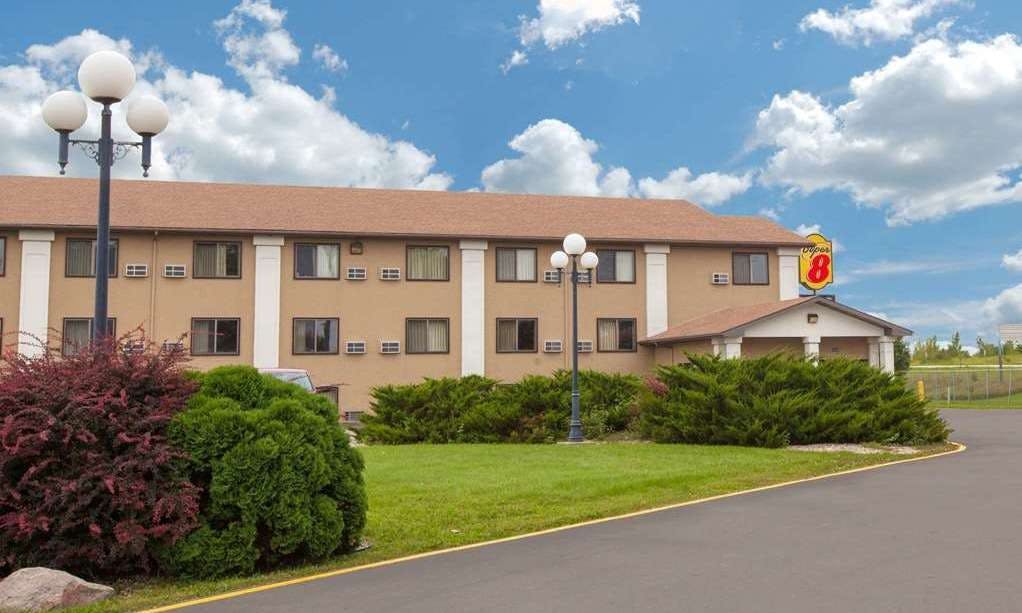 Super 8 by Wyndham Clear Lake