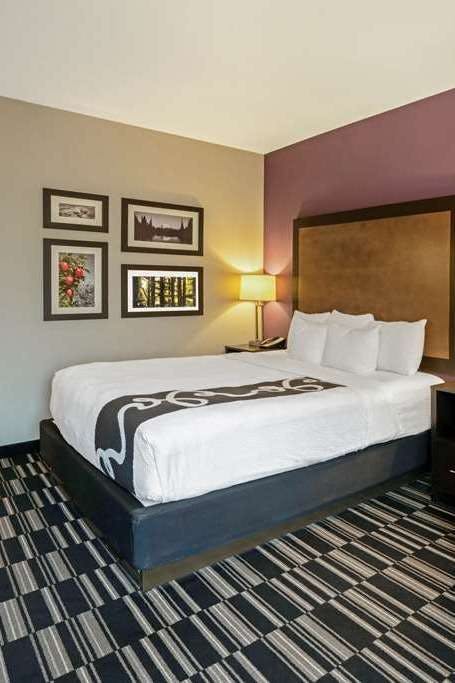 Hotel La Quinta Inn & Suites by Wyndham Tumwater - Olympia photo 1