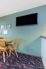 Hotel Super 8 by Wyndham Buffalo photo 3