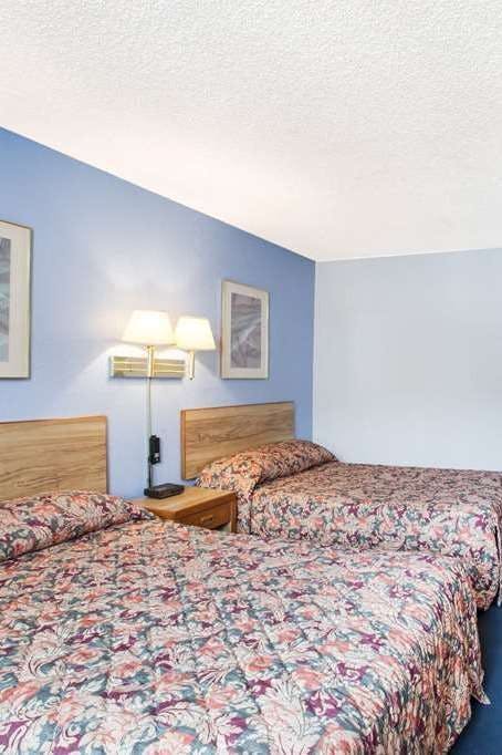 Hotel Super 8 Hot Springs AR photo 2