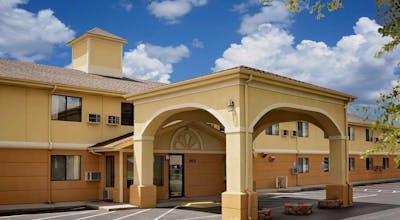 Super 8 by Wyndham Muncie/Ball St. College Area