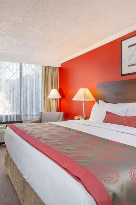 Hotel Ramada by Wyndham Lewiston Hotel & Conference Center photo 1