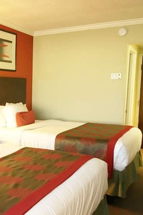 Hotel Ramada by Wyndham Lewiston Hotel & Conference Center photo 2