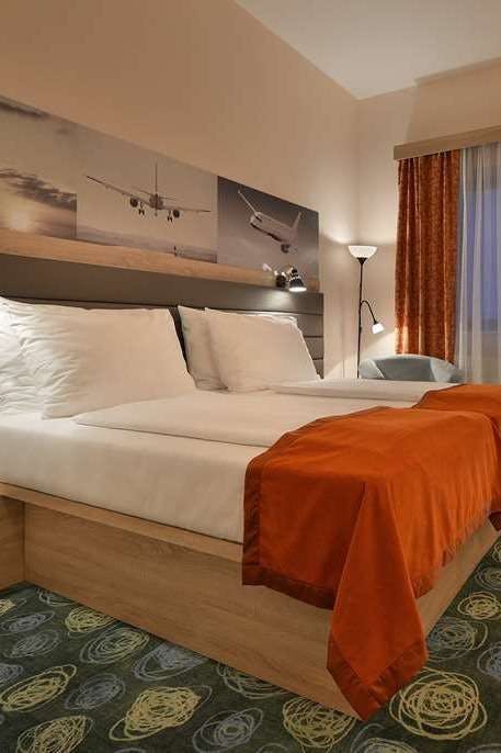 Hotel Ramada Airport Hotel Prague photo 2