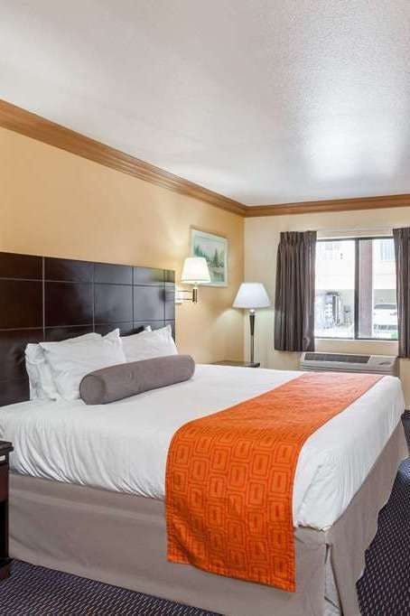 Hotel Howard Johnson by Wyndham Norco photo 1