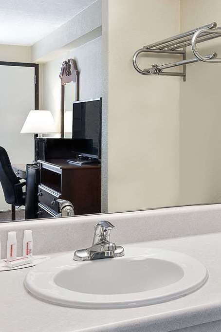 Hotel Days Inn by Wyndham Hoover Birmingham photo 4