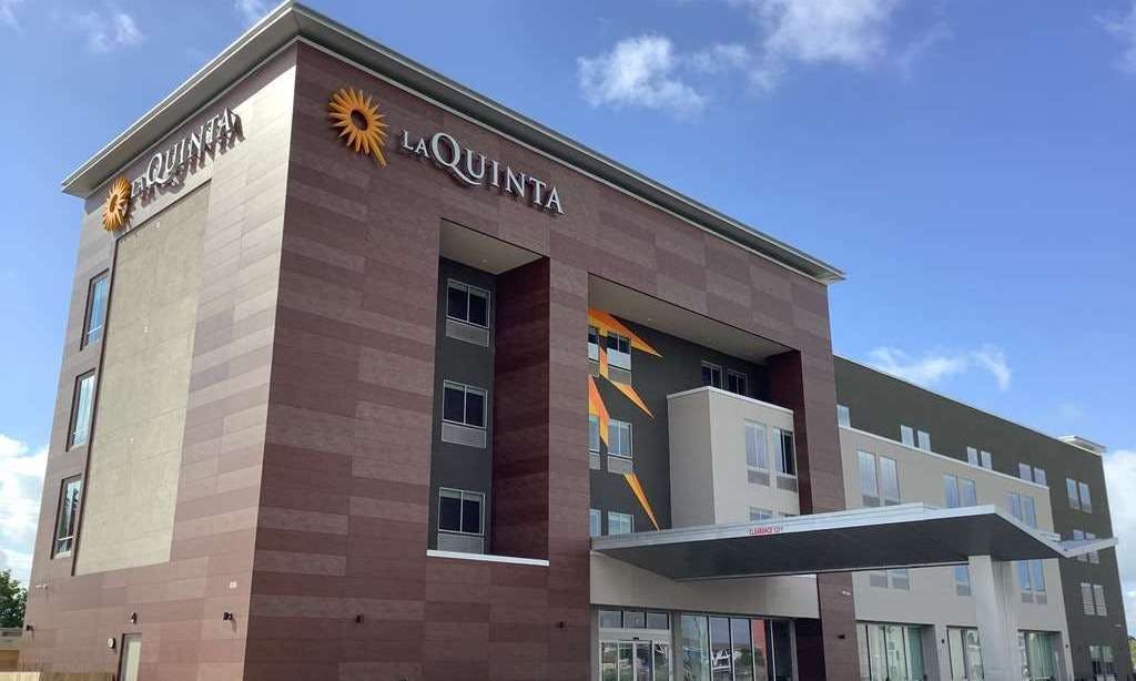 La Quinta Inn & Suites by Wyndham Corpus Christi Southeast