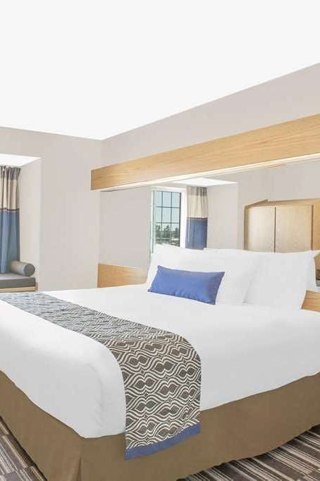 Hotel Microtel Inn & Suites by Wyndham Ames photo 1