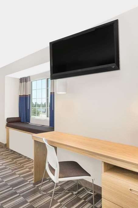 Hotel Microtel Inn & Suites by Wyndham Ames photo 3