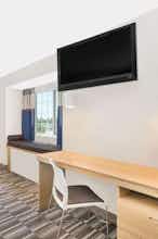Hotel Microtel Inn & Suites by Wyndham Ames photo 3
