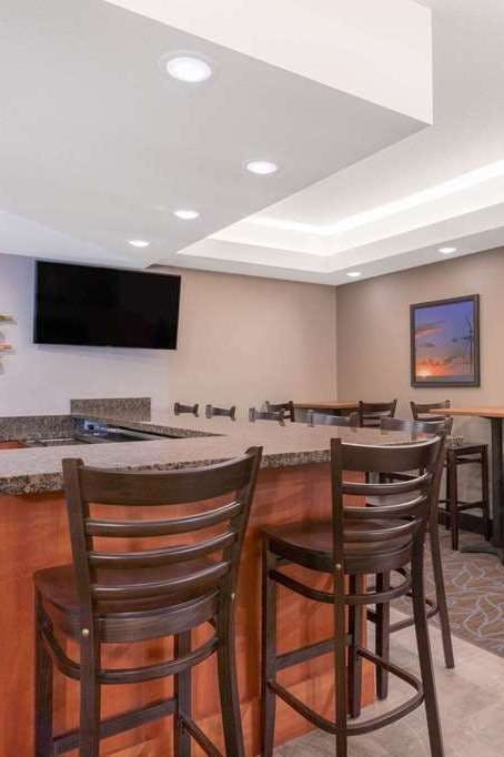 Hotel AmericInn Windom photo 5