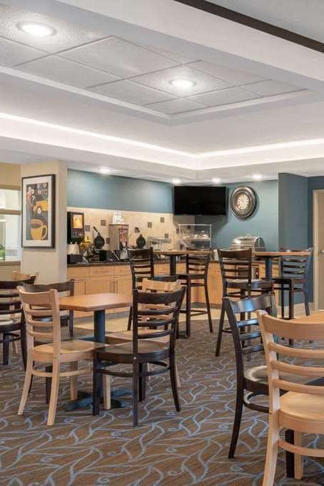 Hotel AmericInn Windom photo 4