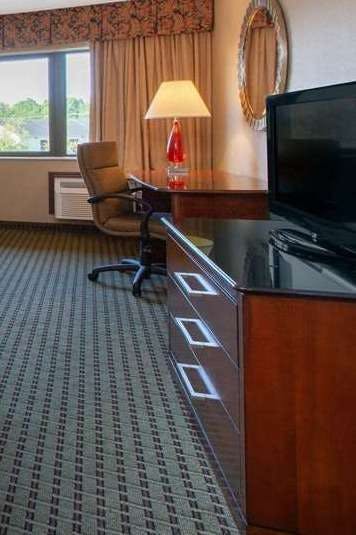 Hotel Baymont Inn and Suites by Wyndham Franklin, Indiana photo 4