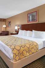 Hotel Baymont Inn and Suites by Wyndham Franklin, Indiana photo 2