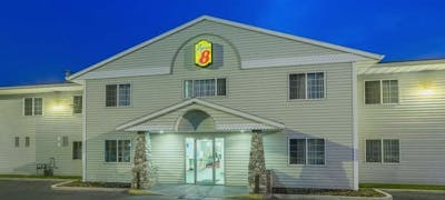 Super 8 Hamilton