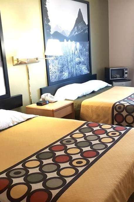 Hotel Super 8 by Wyndham Hamilton photo 2