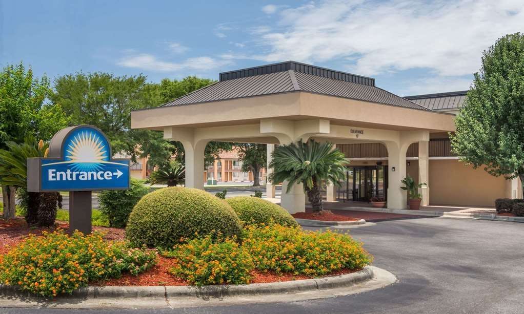 Days Inn by Wyndham Marianna