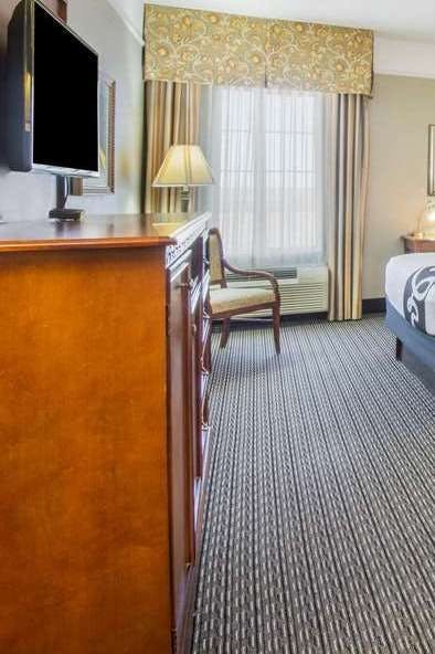 Hotel La Quinta Inn & Suites by Wyndham Gainesville photo 4