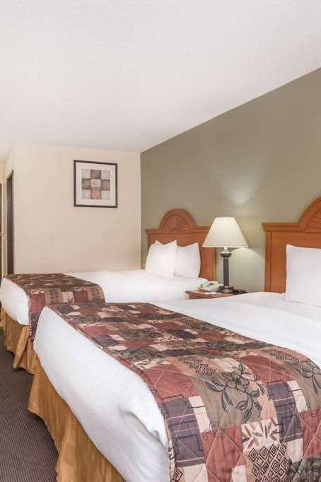 Hotel Baymont Inn LaGrange photo 2