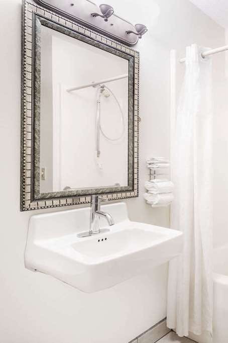 Hotel Baymont Inn LaGrange photo 3