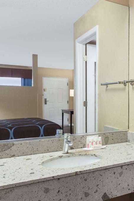 Hotel Super 8 Ellenton photo 5